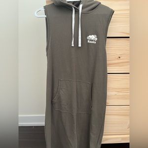 Roots Sleeveless Dress with Hood